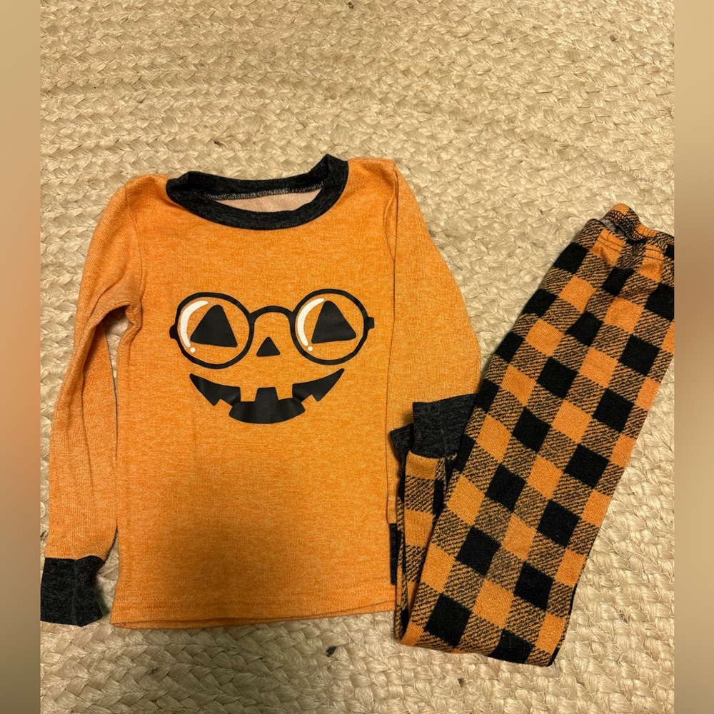 Cozy Halloween Kids Pajama Set in Orange and Black